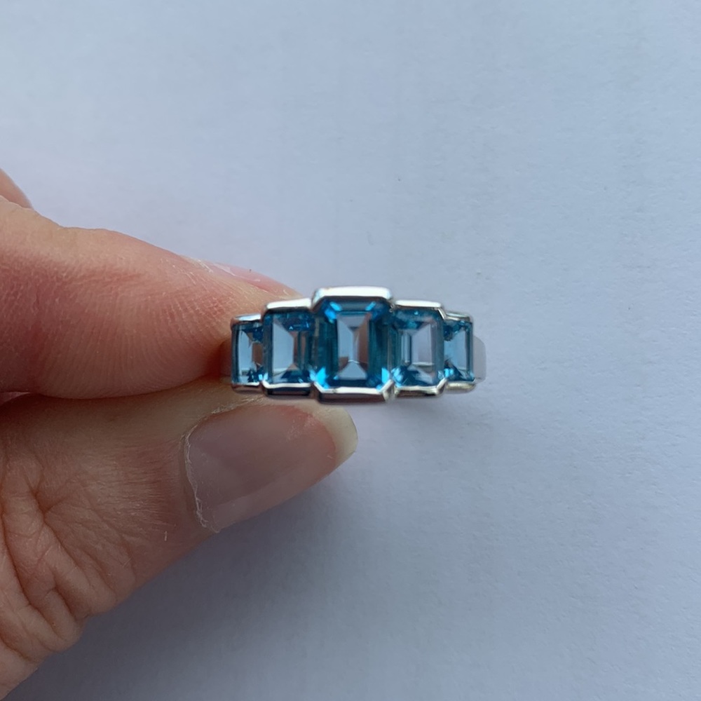Elegant Blue Gemstone Silver Ring - Picture 4 of 5